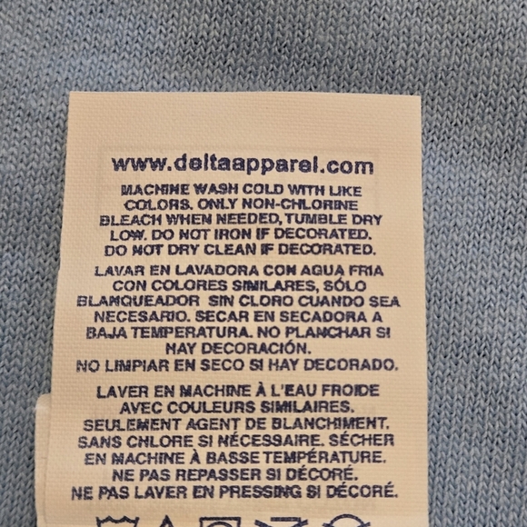 Delta Pro Weight Cat Face Graphic T-Shirt Sky Blue Women size L NWT - Picture 7 of 11